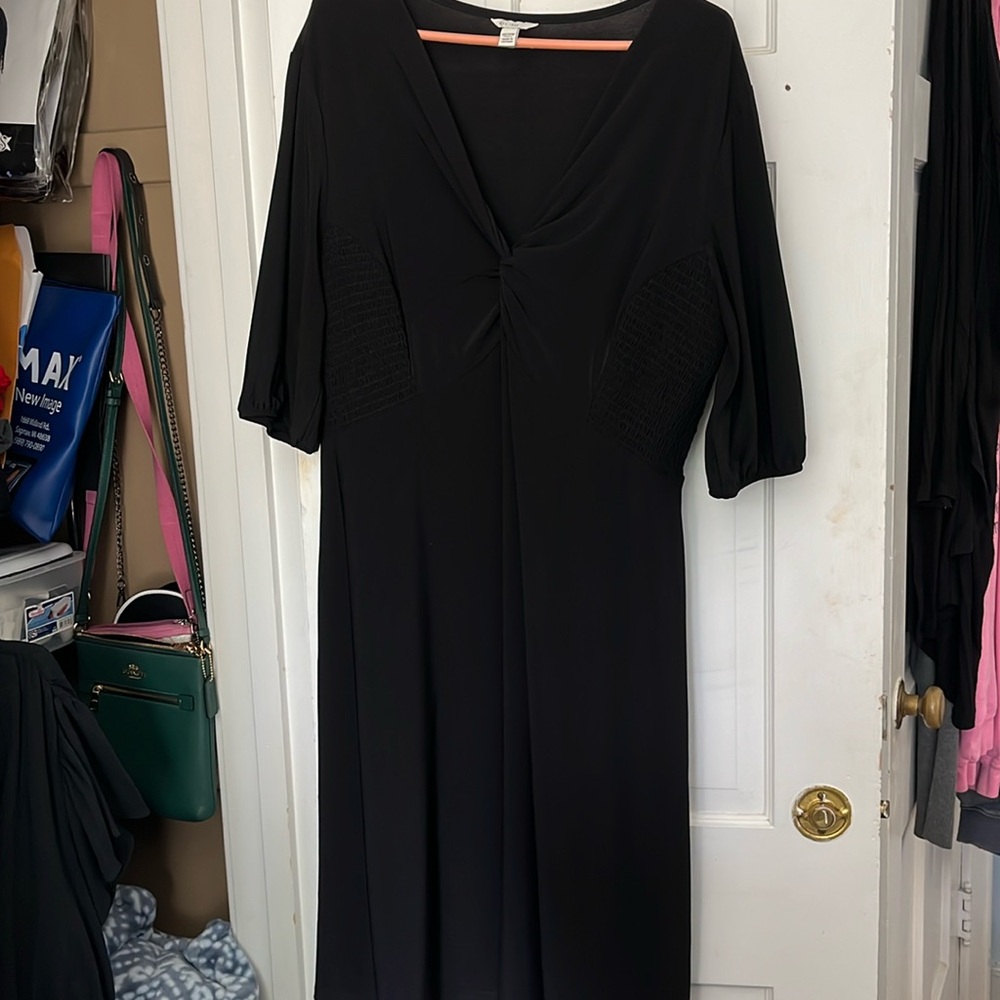 Black knee length dress with three-quarter sleeve size 1820 by Cato